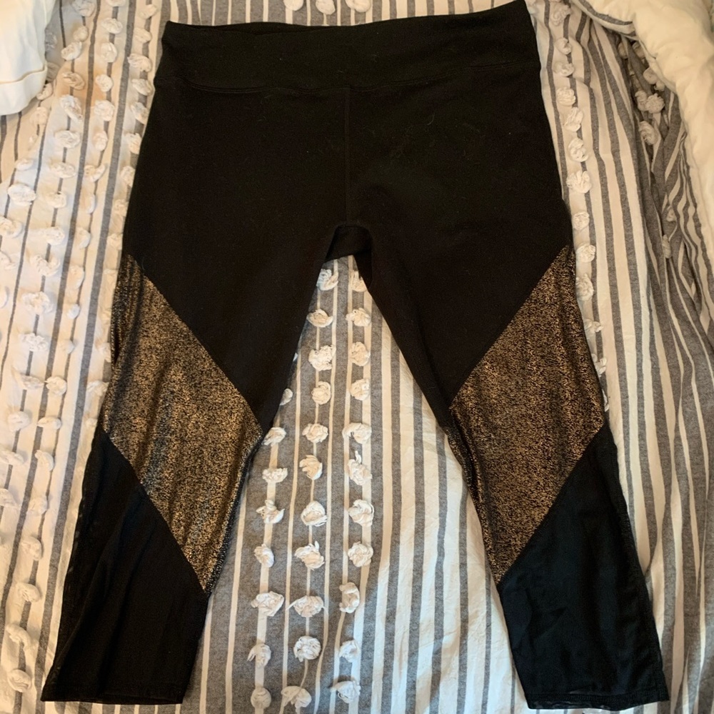 Fabletics cropped leggings